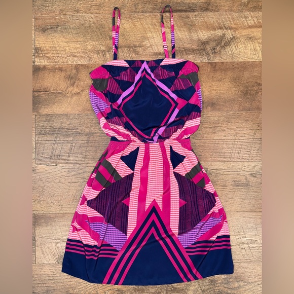 Express Dresses & Skirts - Express Geometric Print Elastic Waist Dress with Removable Straps